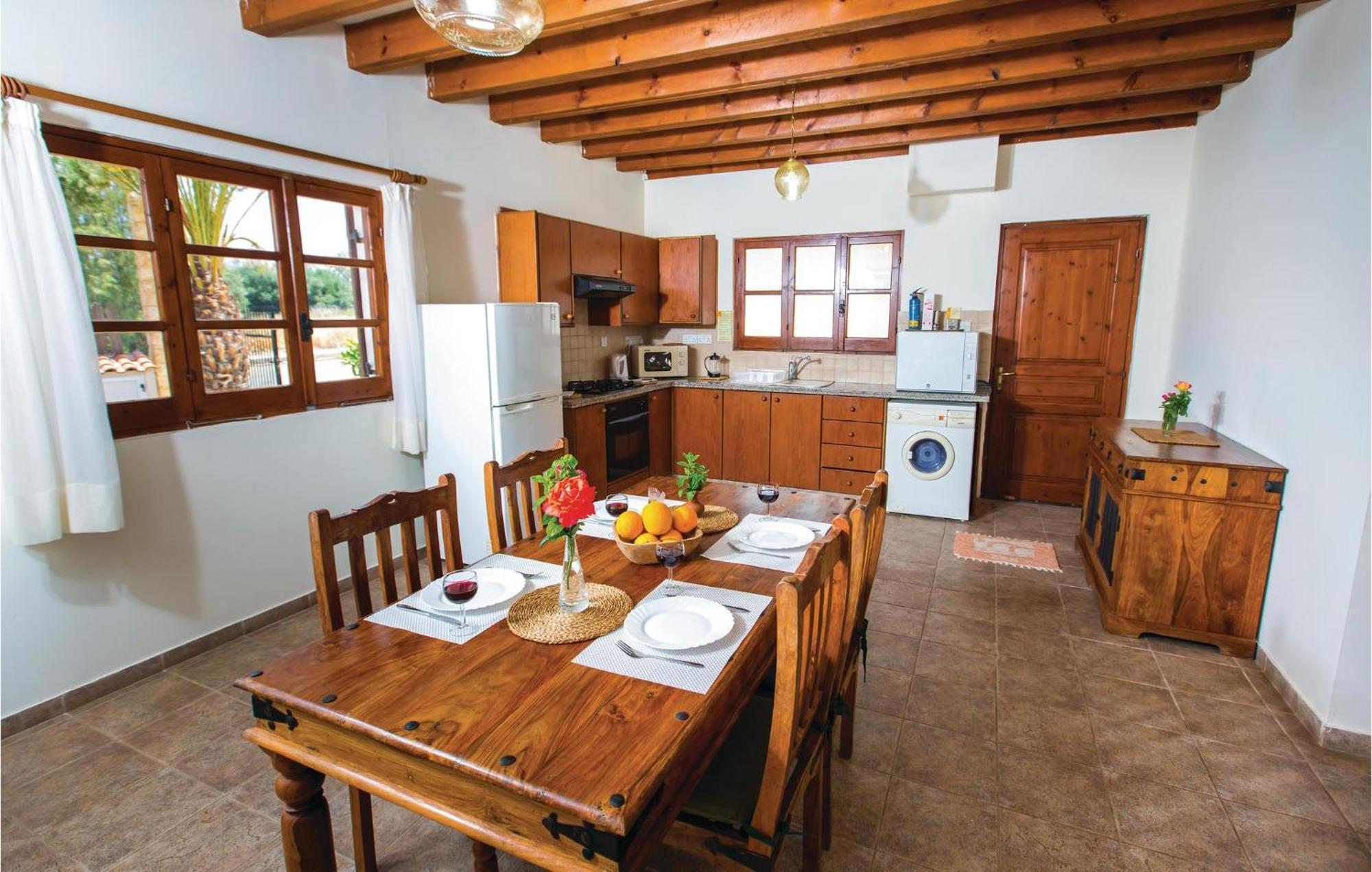Amazing Home In Pomos With Wifi Eksteriør bilde